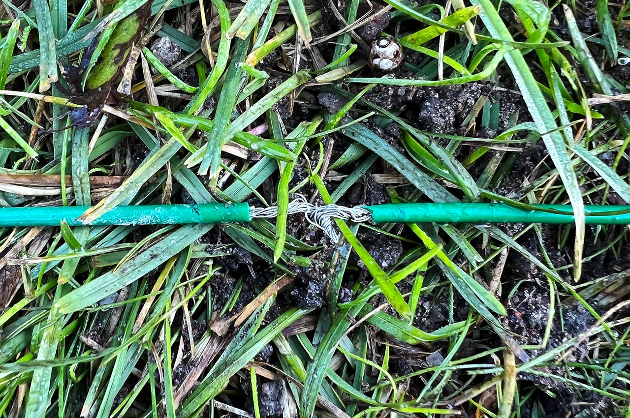 Kabelbrott på signalkabel till robotgräsklippare